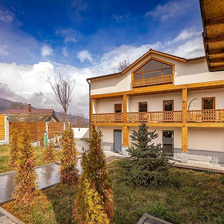 Taniqinn Dilijan Hotel Exterior foto