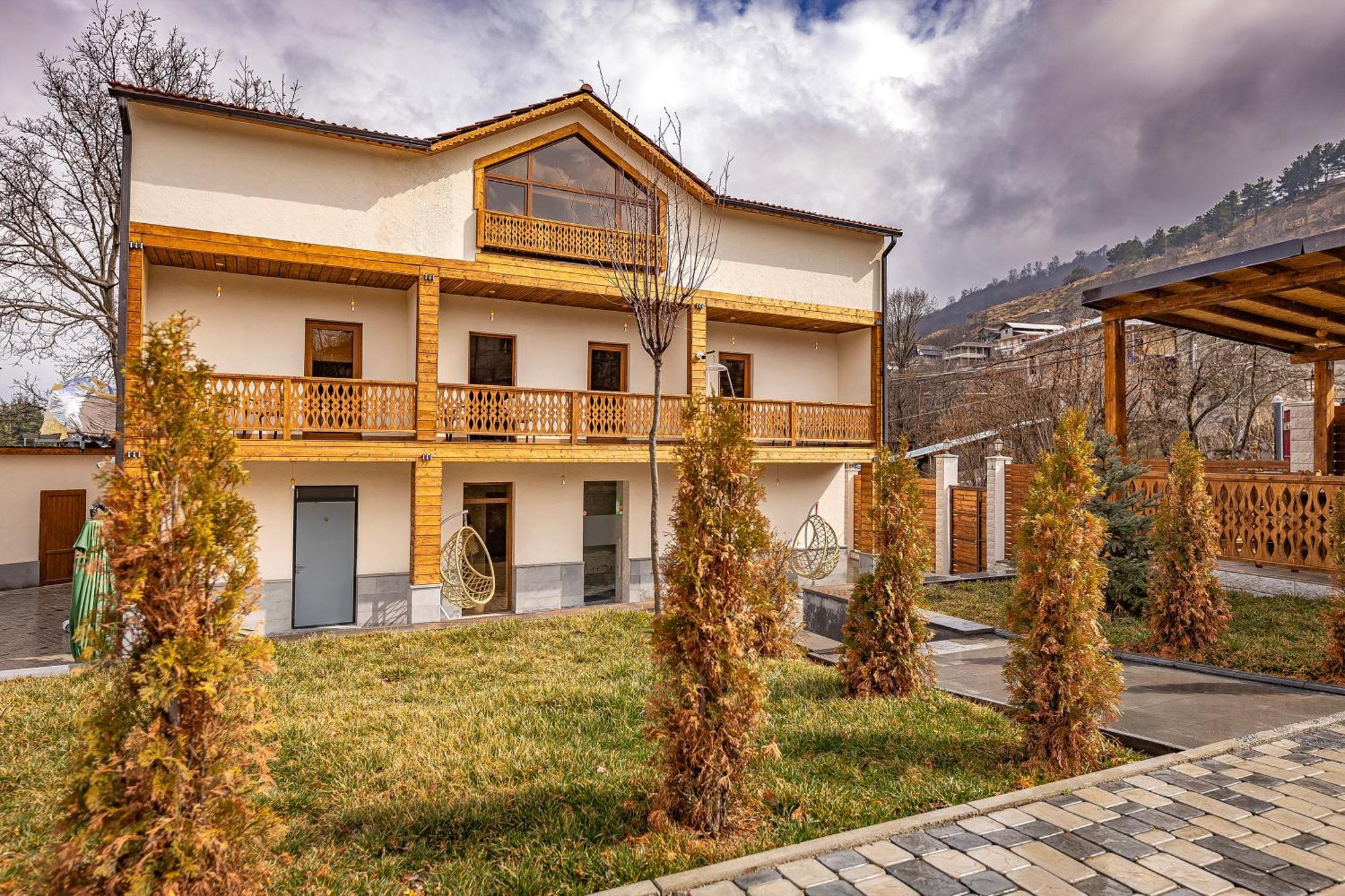Taniqinn Dilijan Hotel Exterior foto